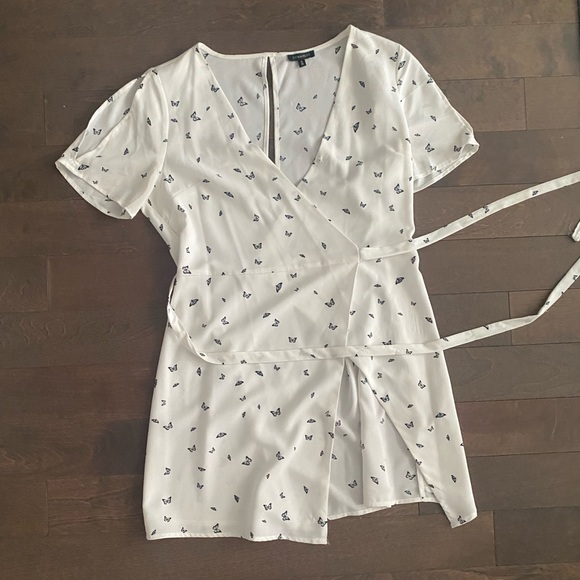 SOLD: White Dynamite wrap summer dress - Picture 5 of 5